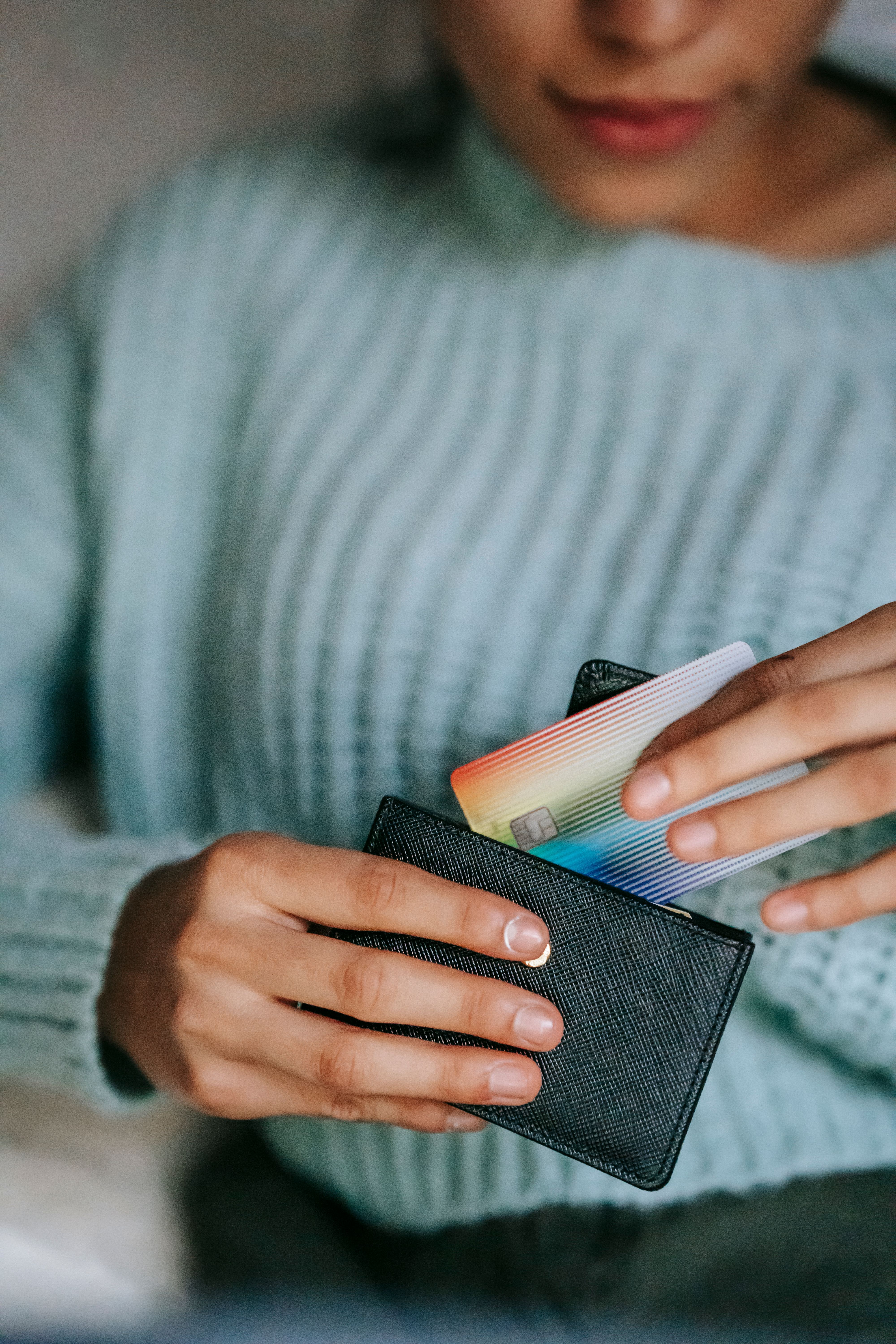 Cartão de crédito com cashback e dinheiro de volta no celular